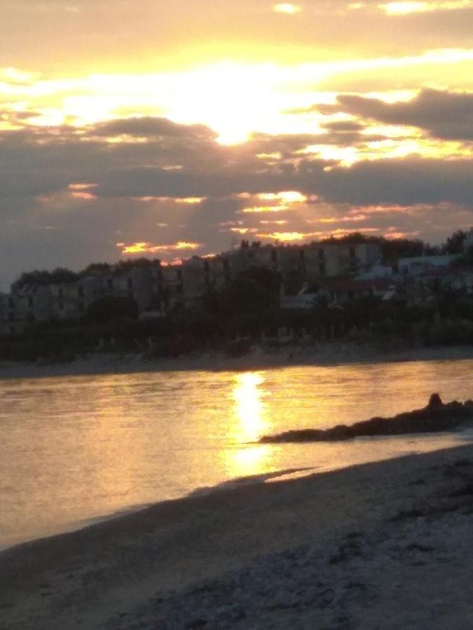 Adam'S Holiday House 2019 Karianí Dış mekan fotoğraf