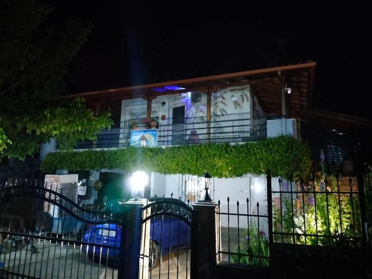 Adam'S Holiday House 2019 Karianí Dış mekan fotoğraf